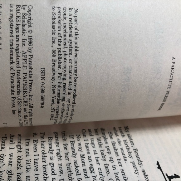 Lot of 9 Vintage Goosebumps Soft cover Books 1990s R.L. Stine Scholastic - Picture 10 of 12